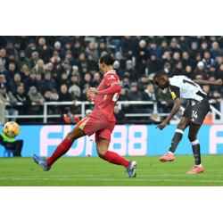 Virgil van Dijk će ostati jedan od najvećih braniča u nogometu do 2025 godine